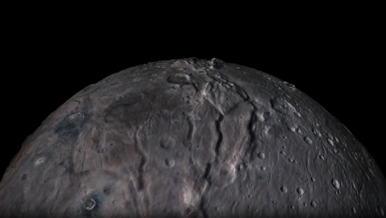 پرواز بر فراز شارون، قمر بزرگ پلوتو [تماشا کنید]