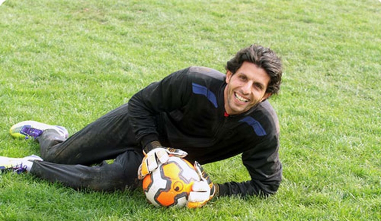 در رستوران کنارمان ما غذا می‌خوردند اما آرزوی برد پرسپولیس را داشتند!/ دشمنان استقلال آمدند و زهرشان را ریختند؛ استقلال هرچه خورد از خودی‌ها بود!