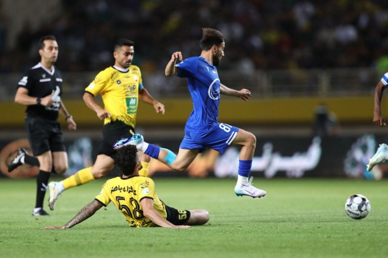 نمی دانم پشت پرده حضور سیدروف چیست؟ / یکسری از بازیکنان واقعا در حد استقلال نیستند/ کم کاری برابر سپاهان؟ حد استقلال همین بود!