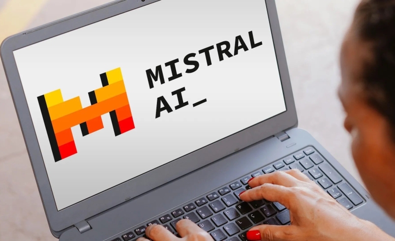 میسترال از هوش مصنوعی رایگان Devstral برای کدنویسی رونمایی کرد